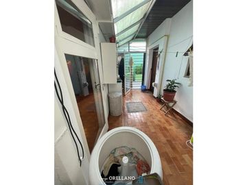 VENTA EXCELENTE CHALET CON PATIO Y PARRILLA EN FLORENCIO SANCHEZ