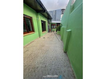 VENTA EXCELENTE CHALET CON PATIO Y PARRILLA EN FLORENCIO SANCHEZ