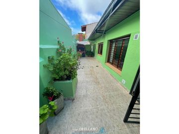 VENTA EXCELENTE CHALET CON PATIO Y PARRILLA EN FLORENCIO SANCHEZ