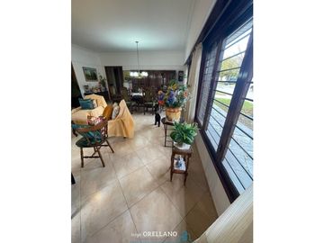 VENTA EXCELENTE CHALET CON PATIO Y PARRILLA EN FLORENCIO SANCHEZ