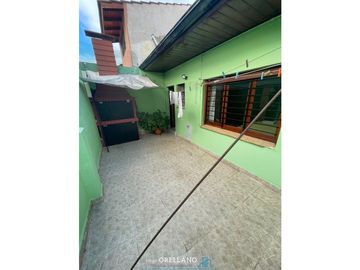 VENTA EXCELENTE CHALET CON PATIO Y PARRILLA EN FLORENCIO SANCHEZ