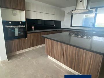 HERMOSA CASA EN VENTA PARQUE AGUASCALIENTES, LOMAS DE ANGELOPOLIS