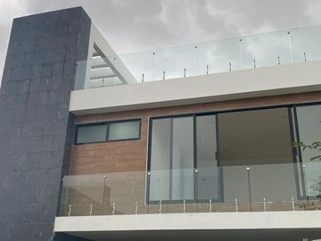 HERMOSA CASA EN VENTA PARQUE AGUASCALIENTES, LOMAS DE ANGELOPOLIS