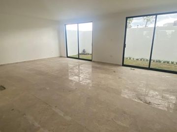 HERMOSA CASA EN VENTA PARQUE AGUASCALIENTES, LOMAS DE ANGELOPOLIS