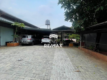 DIJUAL RUMAH HITUNG TANAH DI DAERAH PONDOK INDAH JAKARTA SELATAN