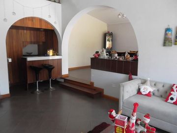 Casa De 1000 M2, La Molina. 5 Dormitorios