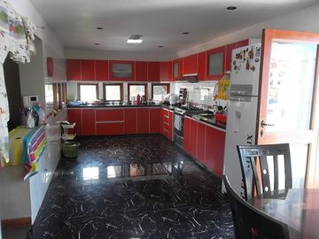 Casa De 1000 M2, La Molina. 5 Dormitorios