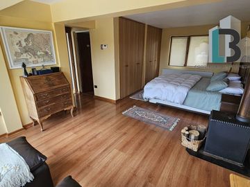 Vende exclusiva casa Paso Hondo