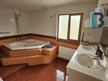 Vende exclusiva casa Paso Hondo