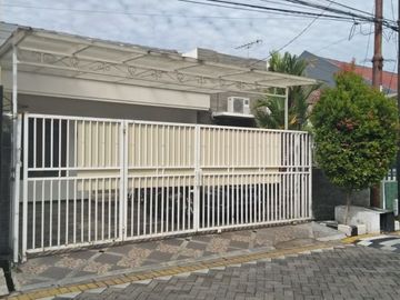 Rumah Mulyosari Minimalis Luas 207 m2 Dekat Raya