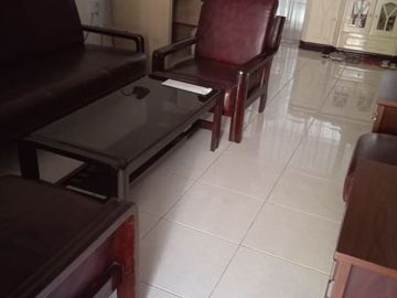 Disewakan Rumah Bangunan 1,5 Lantai Di Manyar Tirtoasri, Surabaya