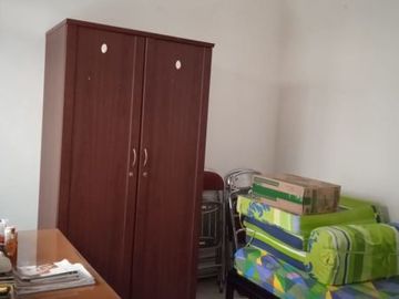 Disewakan Rumah Bangunan 1,5 Lantai Di Manyar Tirtoasri, Surabaya