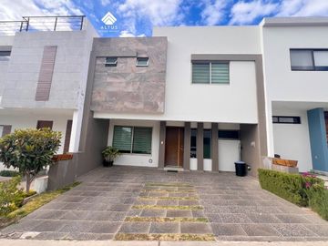 Casa en Venta en Valle Imperial Zapopan