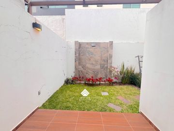 Casa en Venta en Valle Imperial Zapopan