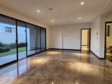 Casa en Venta con elevador, Gran Reserva, Lomas de Angelopolis