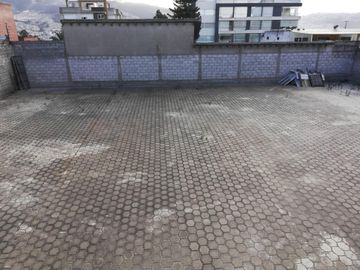VENDO HERMOSA PROPIEDAD TERRENO/CON LOCAL SECTOR PONCEANO ALTO