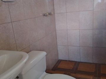 VENDO HERMOSA PROPIEDAD TERRENO/CON LOCAL SECTOR PONCEANO ALTO