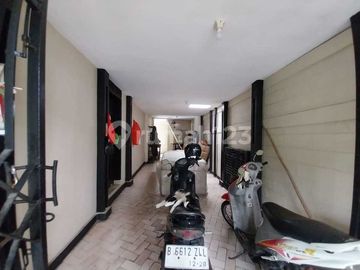 Dijual Rumah Lebar di Perumahan Megapolitan Cinere
