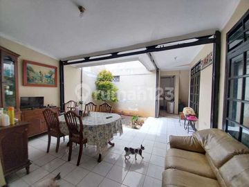 Dijual Rumah Lebar di Perumahan Megapolitan Cinere