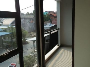 Perumahan Eksklusif Modern dekat Cicadas, Jalan Jakarta Cicaheum Kota Akses Lebar dan Air Bagus