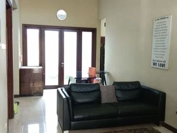 Rumah Bagus Murah di Taman Puspa Raya, Citraland, Surabaya