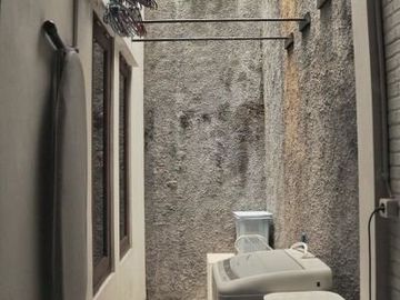 RUMAH DALAM PERUM PONDOK PERMAI BANGUNTAPAN DEKAT KOTA JOGJA, JEC