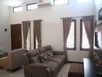 RUMAH DALAM PERUM PONDOK PERMAI BANGUNTAPAN DEKAT KOTA JOGJA, JEC