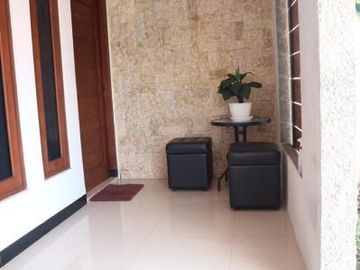 RUMAH DALAM PERUM PONDOK PERMAI BANGUNTAPAN DEKAT KOTA JOGJA, JEC