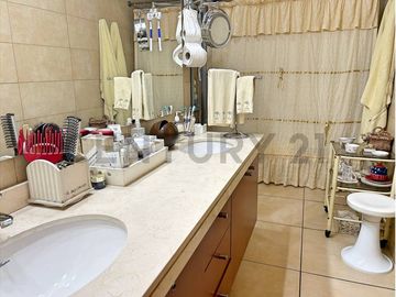 DEPARTAMENTO DÚPLEX EN VENTA, 5D, VITACURA