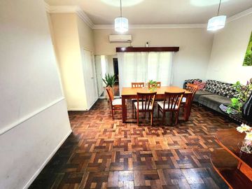 Chalet en venta en Castelar Sur