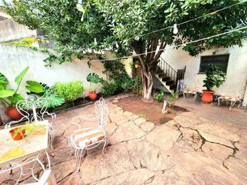 Chalet en venta en Castelar Sur