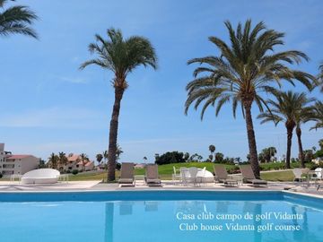 Condominio con vista al mar, techos altos, club de playa, concierge, carril de n