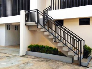 Cluster 3 Lantai Berkonsep Modern Minimalis,100 meter dari Jalan Raya Besar dipondok Pinang Jakarta selatan