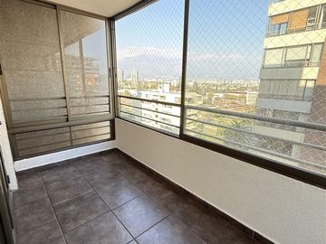 Bello Depto. en venta de 3D y 2B con 2 Estac en Providencia