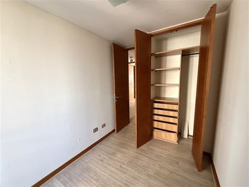 Bello Depto. en venta de 3D y 2B con 2 Estac en Providencia