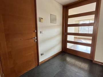 Bello Depto. en venta de 3D y 2B con 2 Estac en Providencia