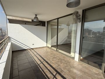 Bello Depto. en venta de 3D y 2B con 2 Estac en Providencia