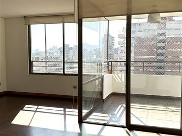 Bello Depto. en venta de 3D y 2B con 2 Estac en Providencia