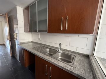 Bello Depto. en venta de 3D y 2B con 2 Estac en Providencia