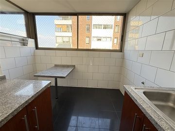 Bello Depto. en venta de 3D y 2B con 2 Estac en Providencia