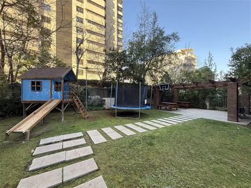 Bello Depto. en venta de 3D y 2B con 2 Estac en Providencia