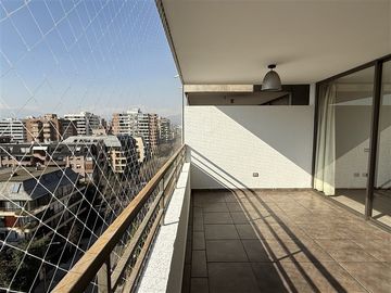 Bello Depto. en venta de 3D y 2B con 2 Estac en Providencia