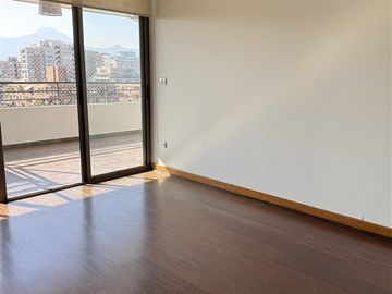 Bello Depto. en venta de 3D y 2B con 2 Estac en Providencia