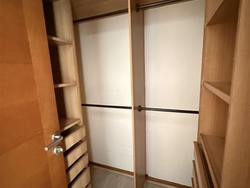 Bello Depto. en venta de 3D y 2B con 2 Estac en Providencia