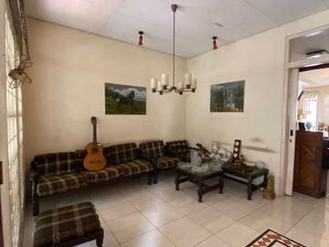 Rumah di Lebak Bulus, Jakarta Selatan. Asri dalam Perumahan