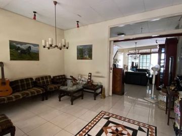 Rumah di Lebak Bulus, Jakarta Selatan. Asri dalam Perumahan