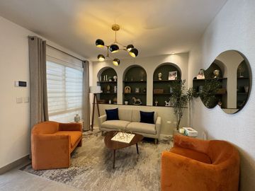 CASA EN VENTA EN ZONA CUMBRES DE 3 NIVELES