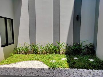 rumah baru 2 lantai modern bagus cantik singgasana Bandung