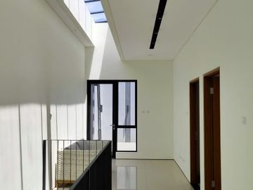 rumah baru 2 lantai modern bagus cantik singgasana Bandung