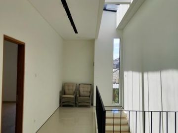 rumah baru 2 lantai modern bagus cantik singgasana Bandung
